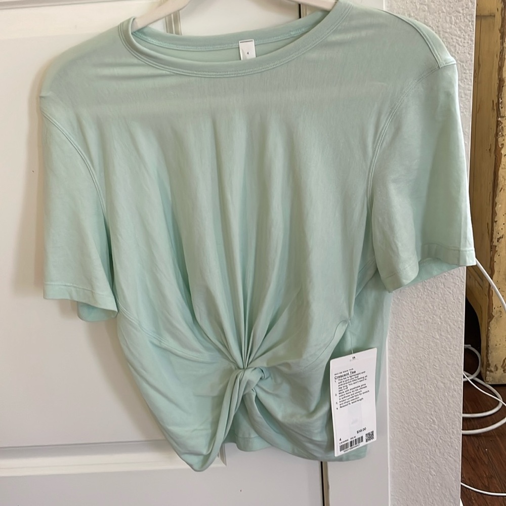 Lululemon Crest Tee